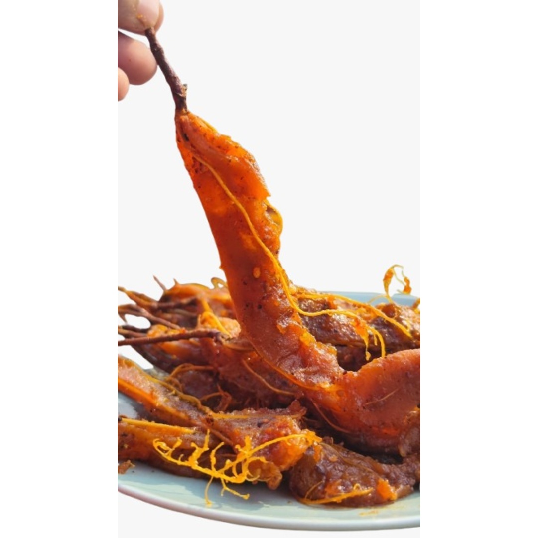 কাঁচা তেঁতুলের আস্ত ললিপপ
